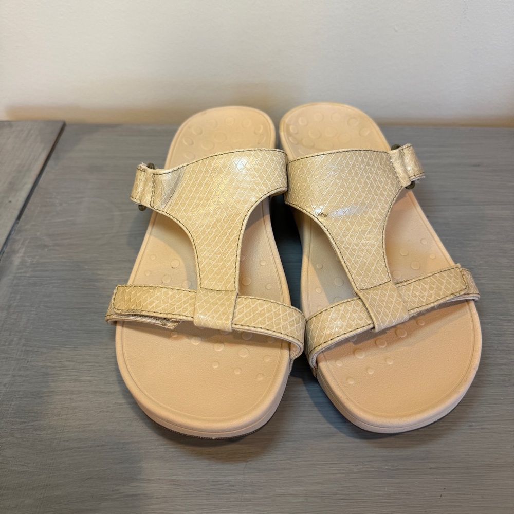Vionic Ellie Sandal Sz 8 Tan Comfort Slip On‎ Slide Platform Wedges Orthotic
